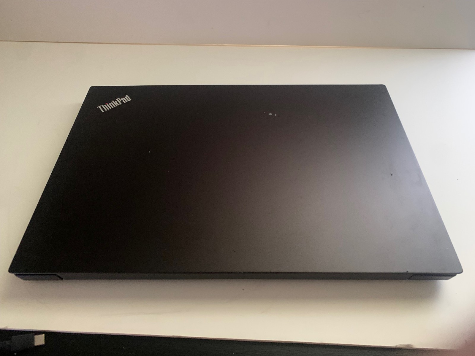 Lenovo ThinkPad E590 Intel Core i5-8265U 8GB RAM 256GB SSD Windows 10 Pro