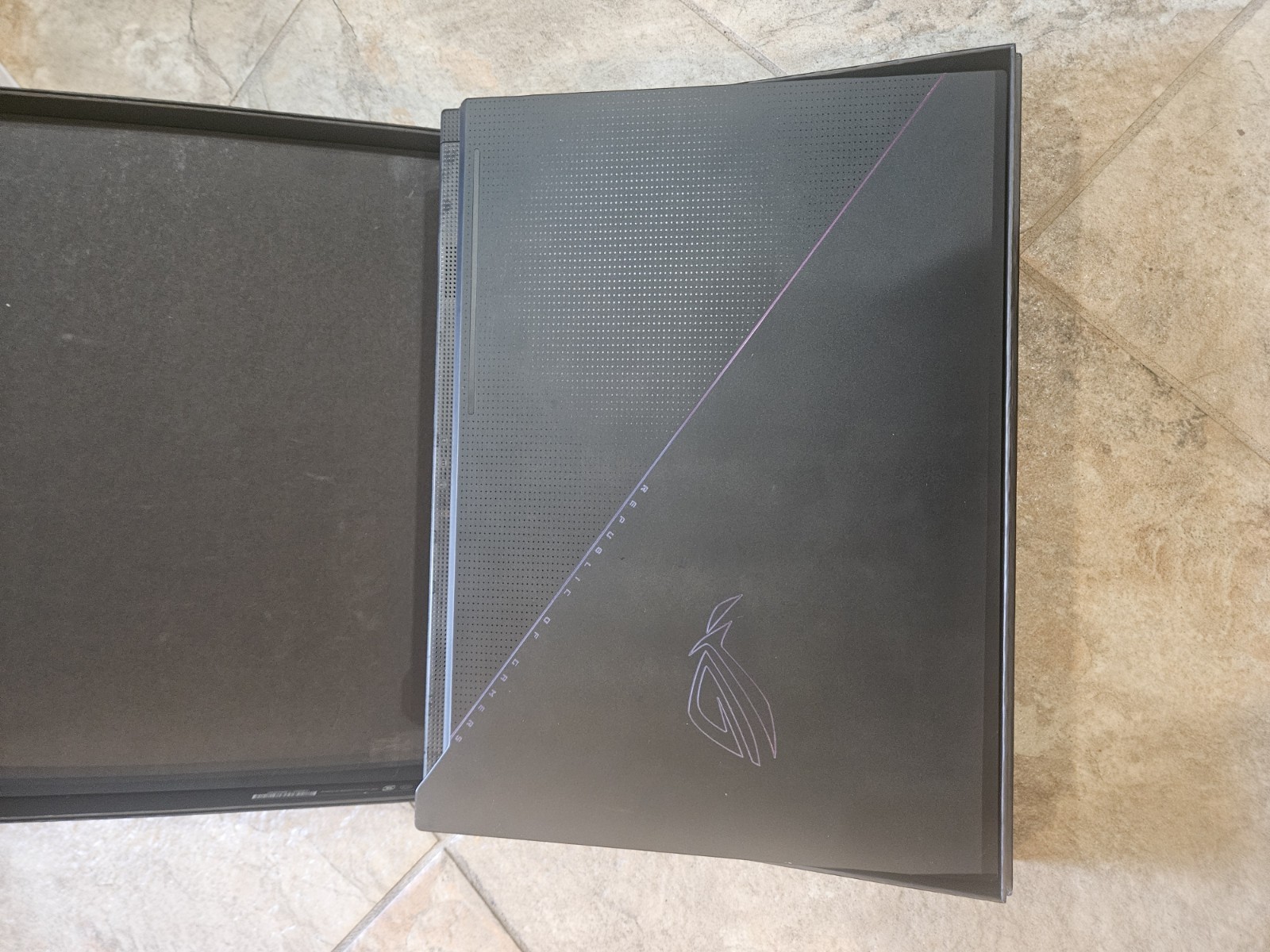 Asus ROG Zephyrus Duo 16 GX650PY-XS97 RTX 4090 64GB 2TB Gaming Laptop