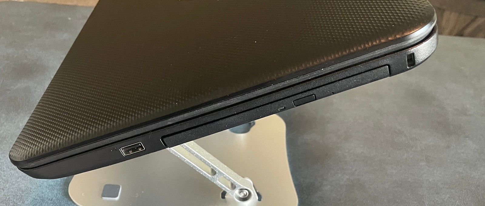 DELL INSPIRON 15-3537 Laptop 15″ i3 256gb+1tb Linux Mint 22.3-extras-10
