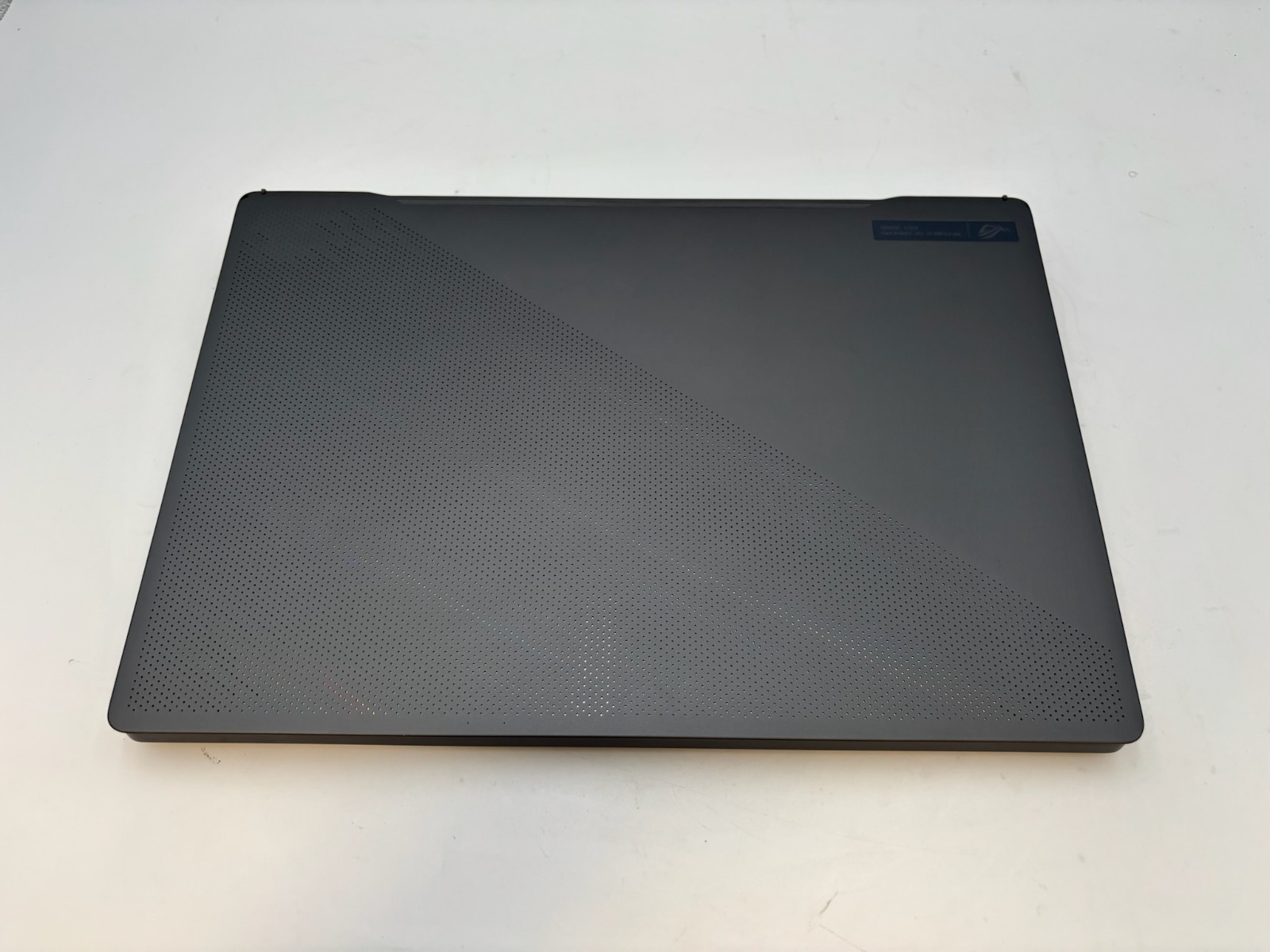 ASUS ROG Zephyrus G16 GU603VI 16″ 512 GB SSD 16 GB RAM i7-13620H RTX 4070