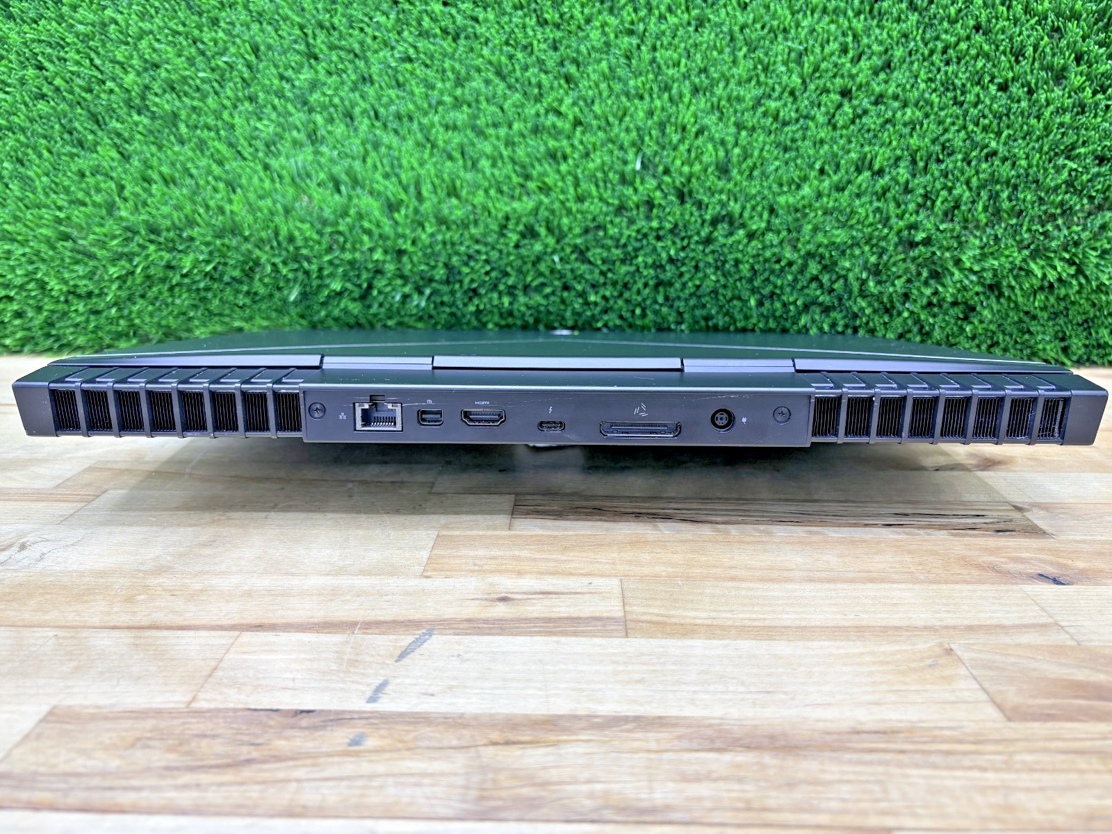 Dell Alienware 15 R3 Intel i7-7th Gen 2.80GHz 32GB RAM 512GB SSD Nvda GTX 1060*