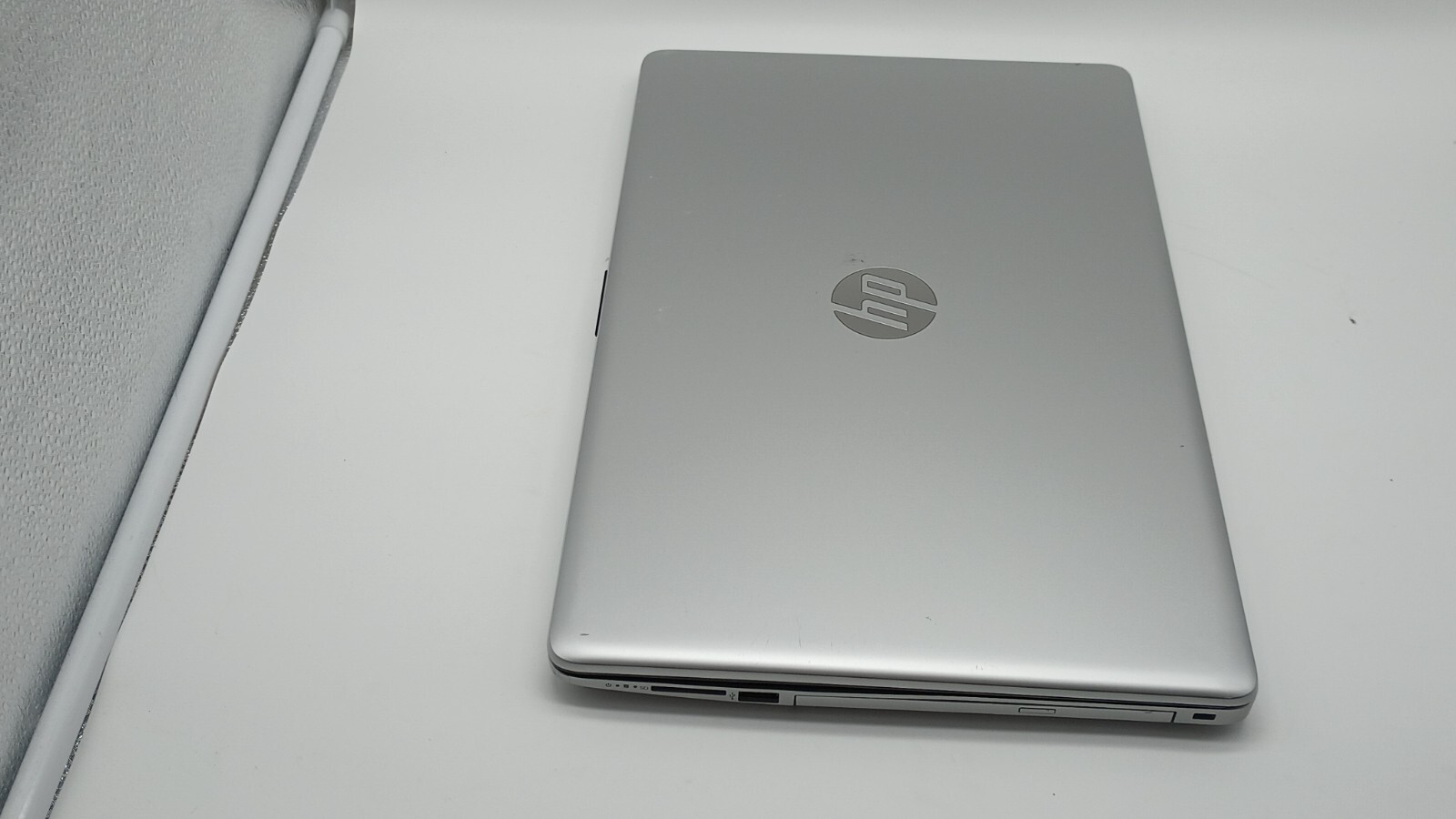 HP 15-db0xxx w/charger.Ryzen 5(4cores,8threads).16GB.128 M.2.15.6″Touch.Nice