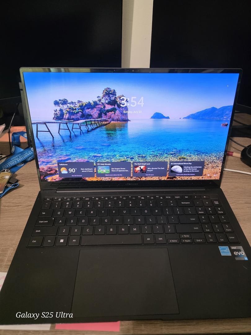 Samsung Galaxy Book2 Pro 15.6″ (512GB SSD, Intel Core i7 12th Gen., 4.70 GHz,…