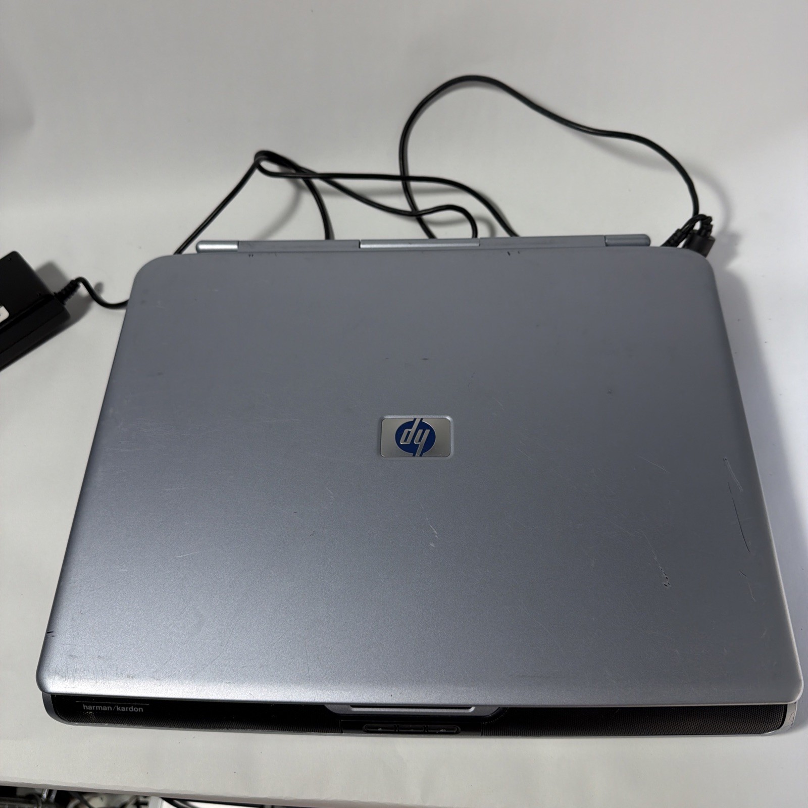 Vintage HP Pavilion zv5000 Windows XP Laptop (Athlon 3000, 512mb, GeForce 420)