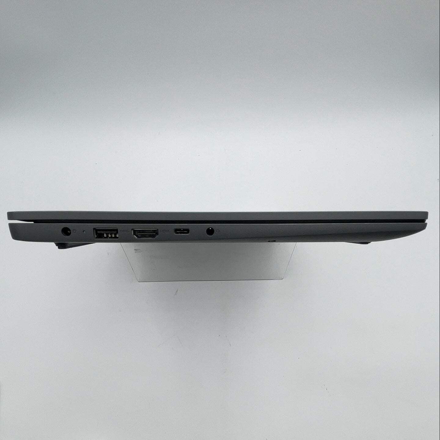 Lenovo IdeaPad Slim 3 15AMN8 15.6″ Ryzen 5 7520U 2.8GHz 8GB RAM 512GB SSD