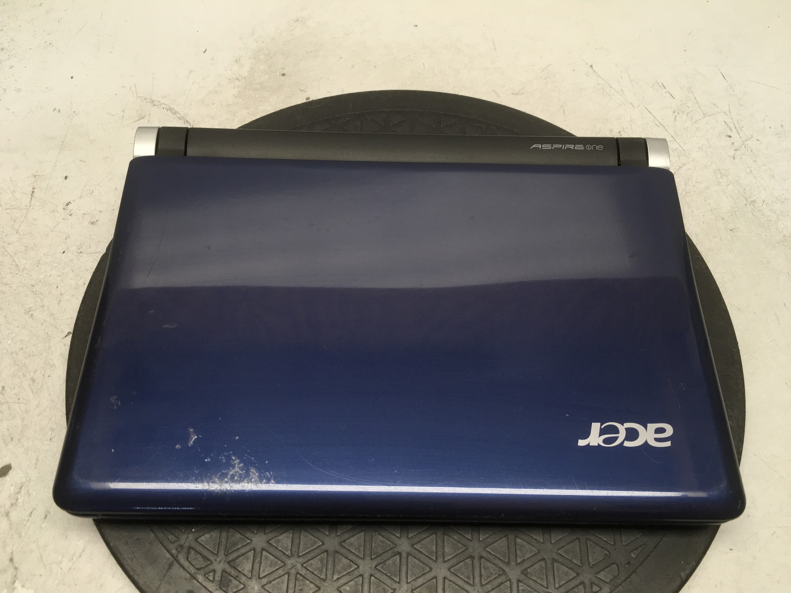 Acer Aspire One Intel Atom N270 1.6GHz 2 GB NO HDD No Batt