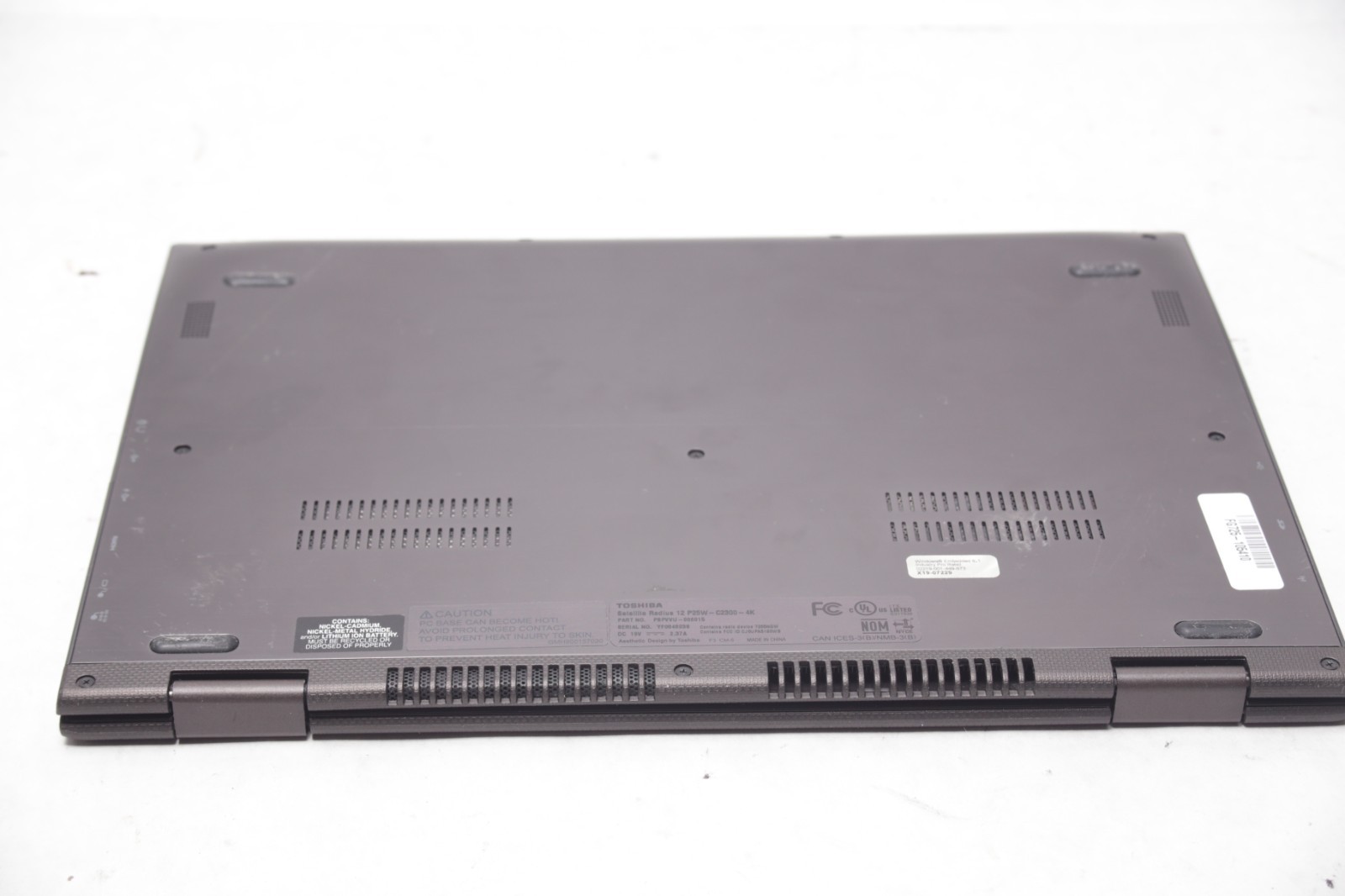 Toshiba Satellite Radius 12 P25W-C Convertible i7-6500U 8GB 128GB 12.5″ Touch