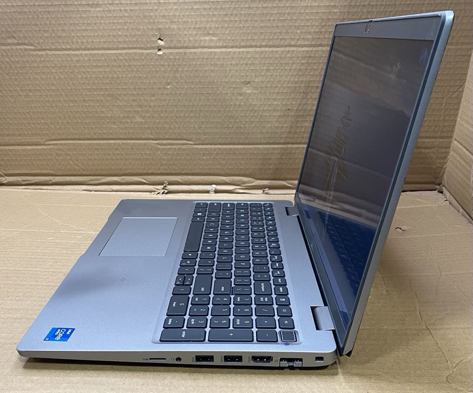 DELL LATITUDE 5520 15.5″ Core i7-1185G7 @ 3.00GHz 16GB RAM 512GB SSD Windows 11