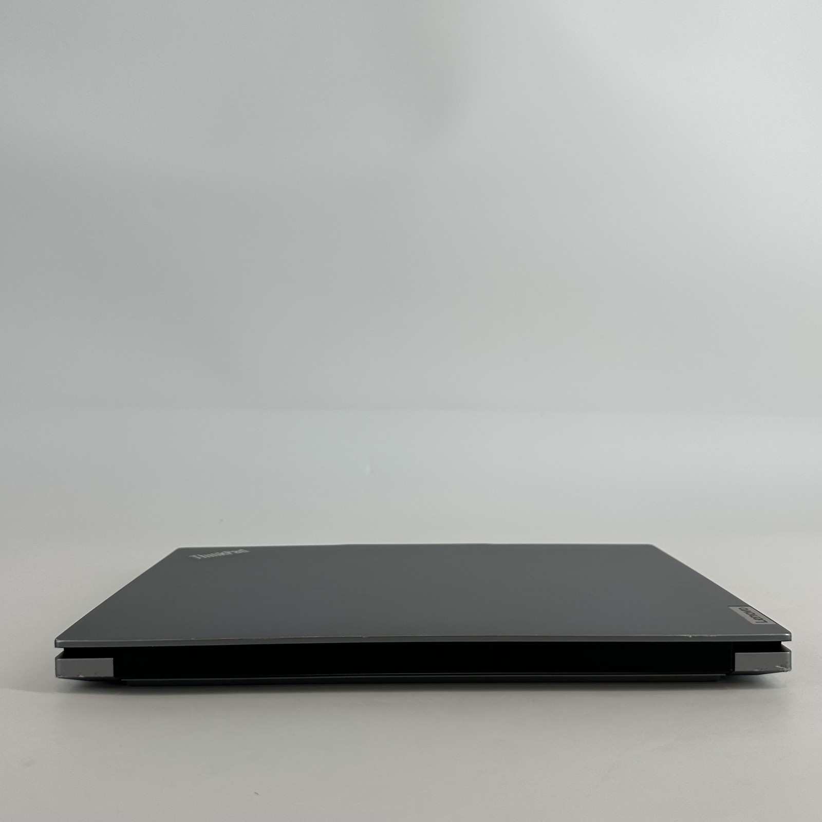 Lenovo ThinkPad E14 Gen 5 Gray FHD+ 2.0 GHz Ryzen 7 7730U 16GB RAM 1TB SSD Good