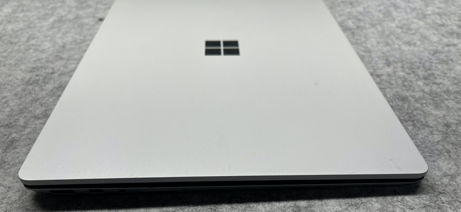 Microsoft Surface Laptop i7-7660U @ 2.5GHz 16GB 512GB SSD Touch screen W-11 Pro