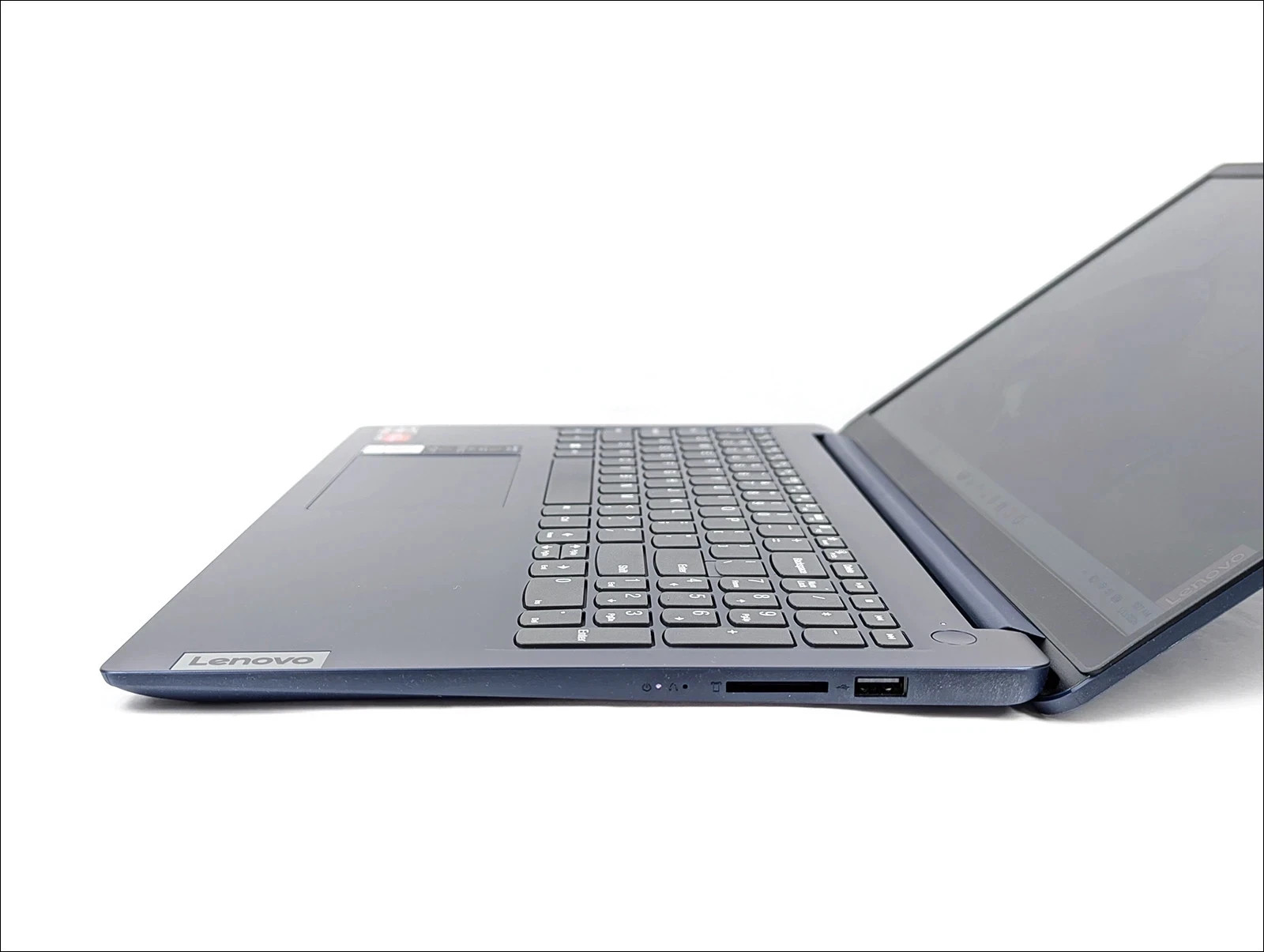 Lenovo IdeaPad 1 – 15AMN7 Ryzen 5 7520U 8GB 256GB SSD 15.6″ FHD Win11