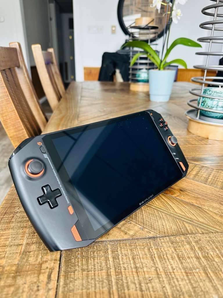 OneXPlayer Handheld Gaming PC AMD Ryzen 7-4800U 16GB 1TB Windows 11 Black/Orange