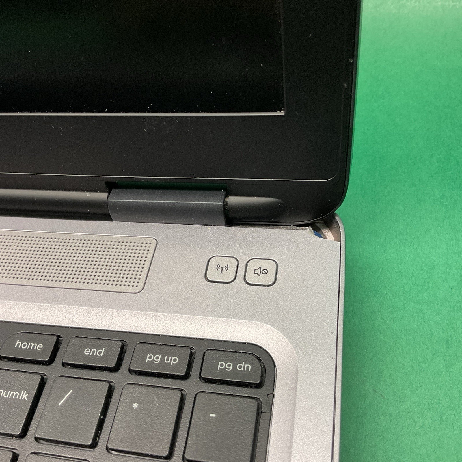 HP ProBook 650 G3 Intel Core i5-7200u – Powers On – NO HARD DRIVE- Untested