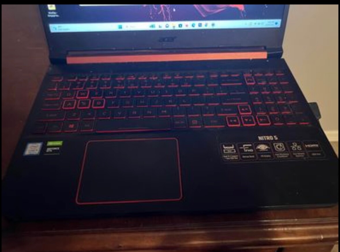 Acer Nitro 5 AN515-54 15.6” (128GB GPU: GTX 1650 CPU: Intel i5 9300H 2.4 GHz)