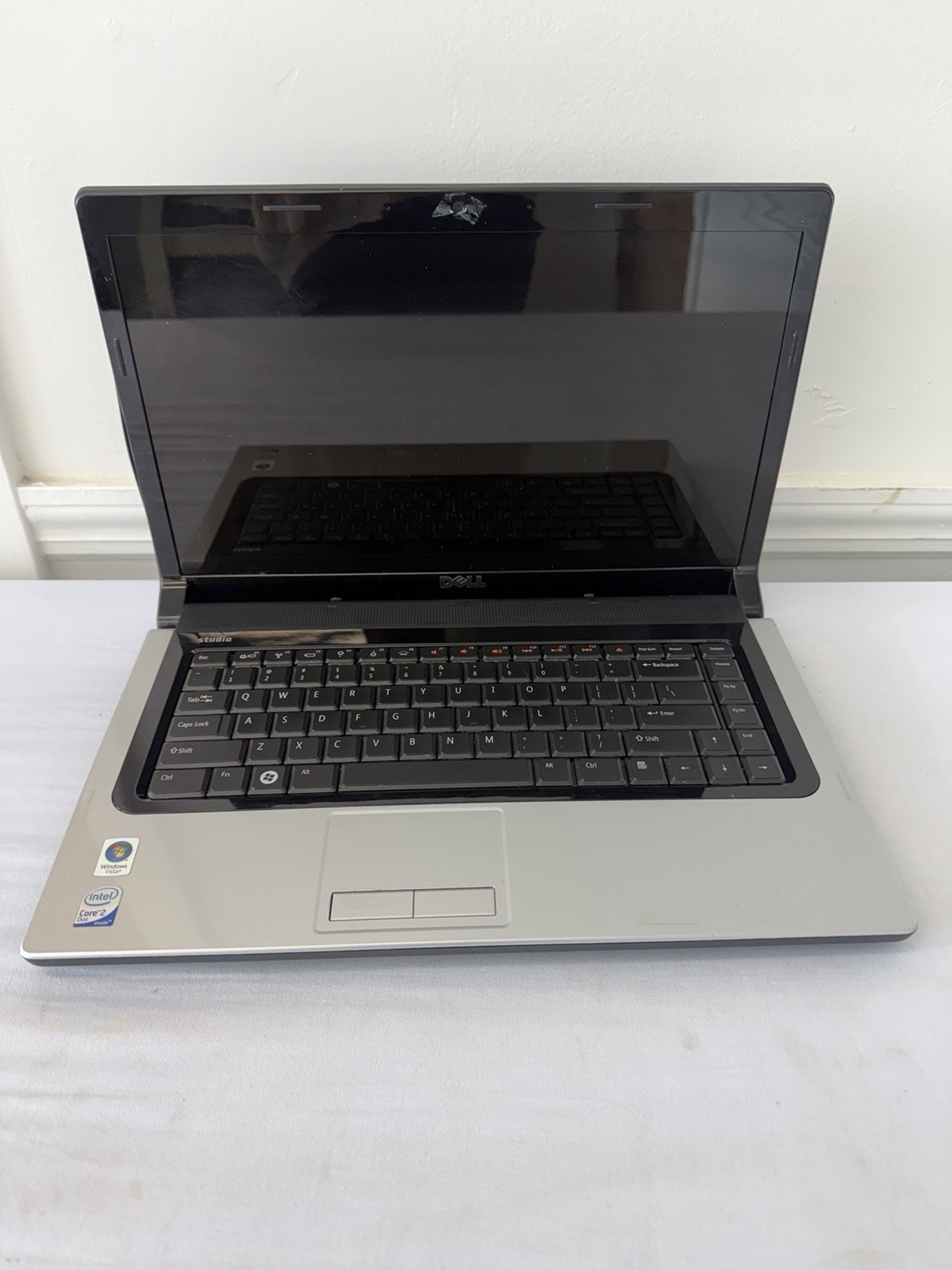 Dell Studio 1555 Laptop – Good Screen – Intel Duo T6600 – RAM 4GB – Read Desc