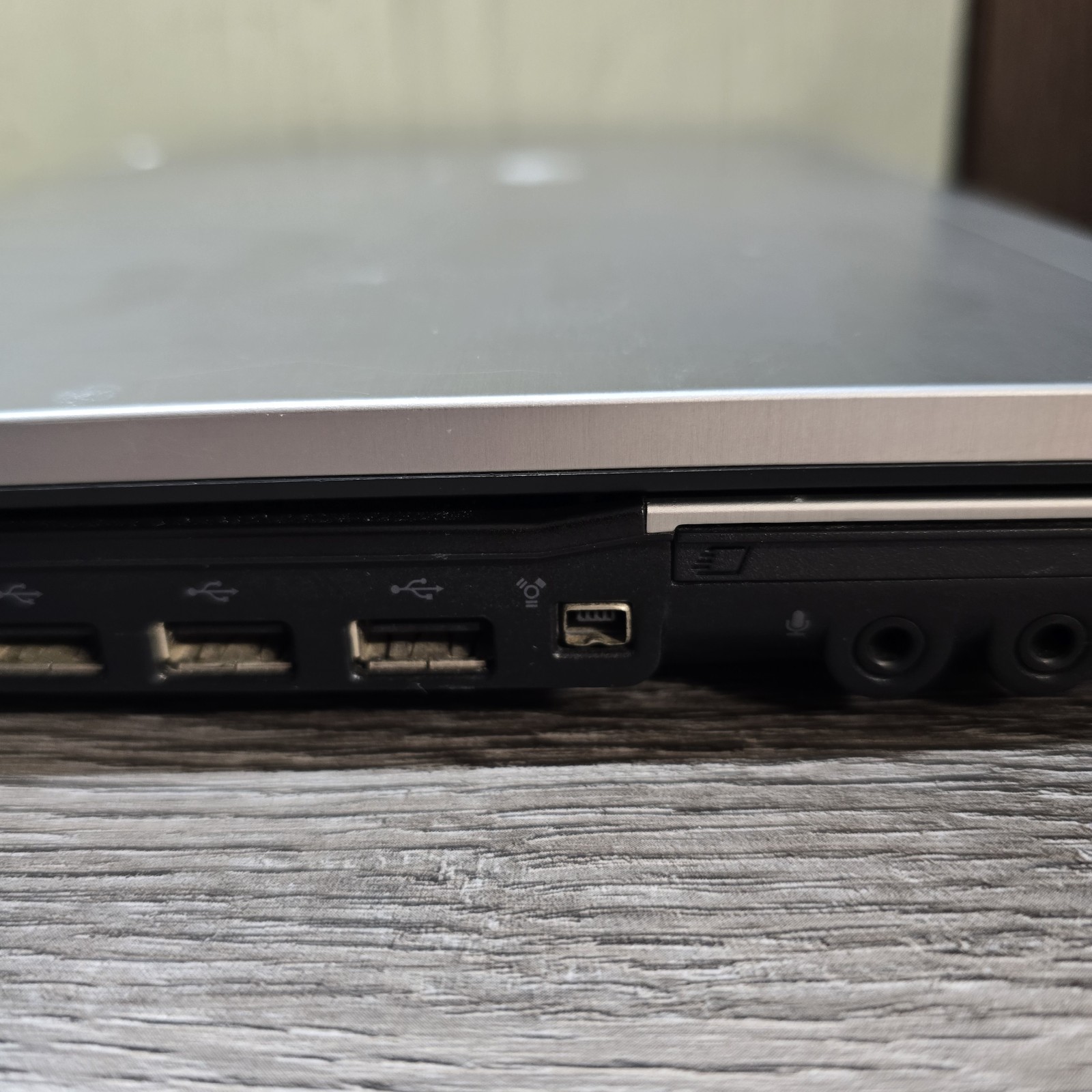 HP EliteBook 8440p i5-M520 2.40GHz 1600×900 3GB RAM FOR PARTS No Charger