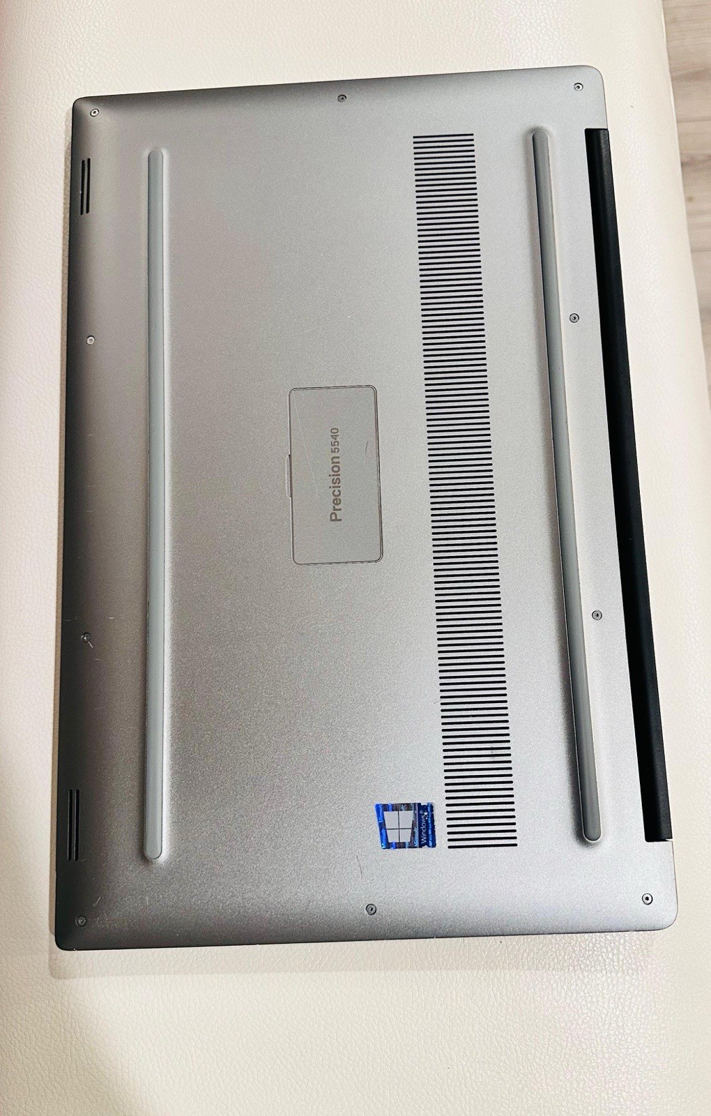Dell Precision 5540 15″ – Intel Xeon E-2276m – 32GB – 512GB