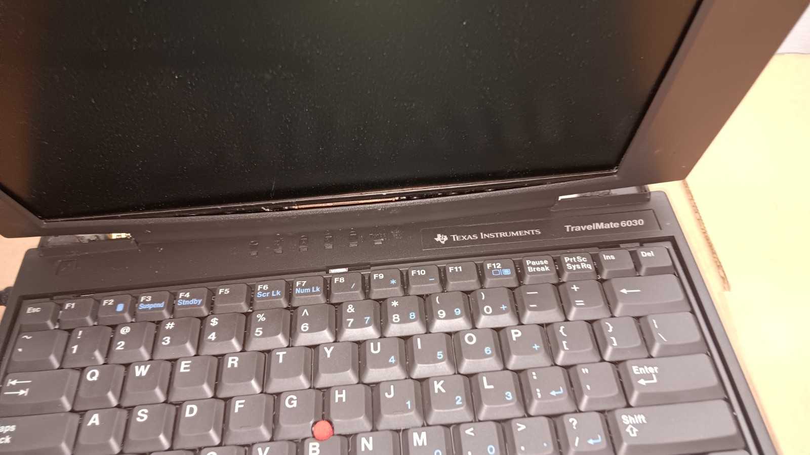 Vintage Texas Instruments TravelMate 6030 Laptop Windows 98 SE Operating System