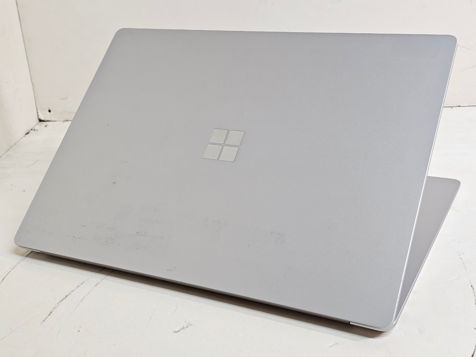 Microsoft Surface Laptop 3 1872 – i5-1035G7 8GB 128GB SSD – 15″ Touchscreen – SP