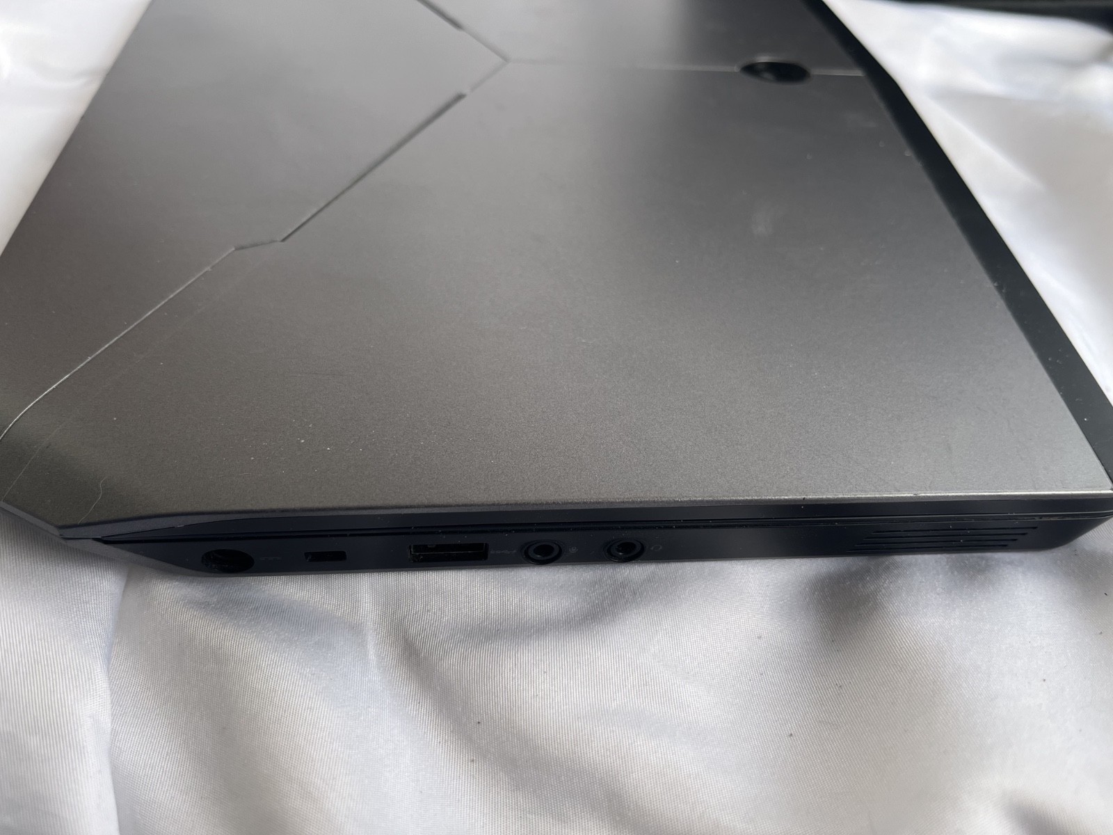 Alienware 13 Windows 10 Laptop Nvidia GTX 860M 16GB RAM 500GB HD OEM Adapter/Bag