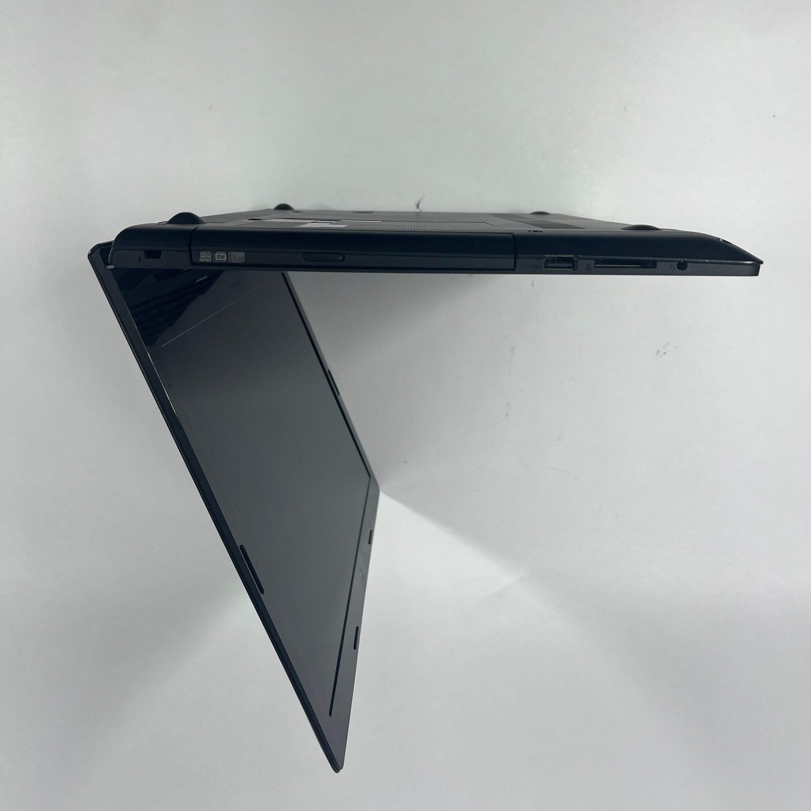 Lenovo G50-45 G50-45 14″ AMD A8-6410 1.1GHz 8GB RAM 64GB SSD Intergrated
