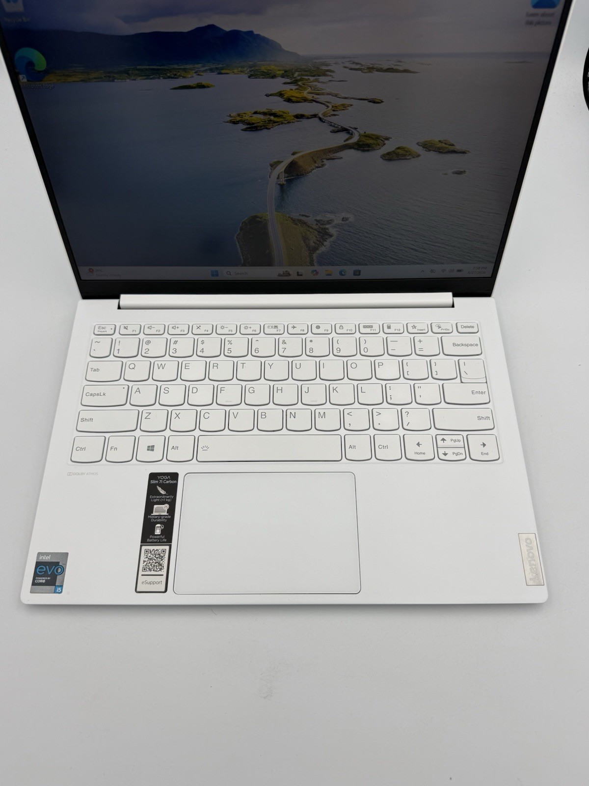 Lenovo Yoga Slim 7i Carbon 13.3” – i5 11th/16GB RAM/512GB (Keyboard Issue) 24C