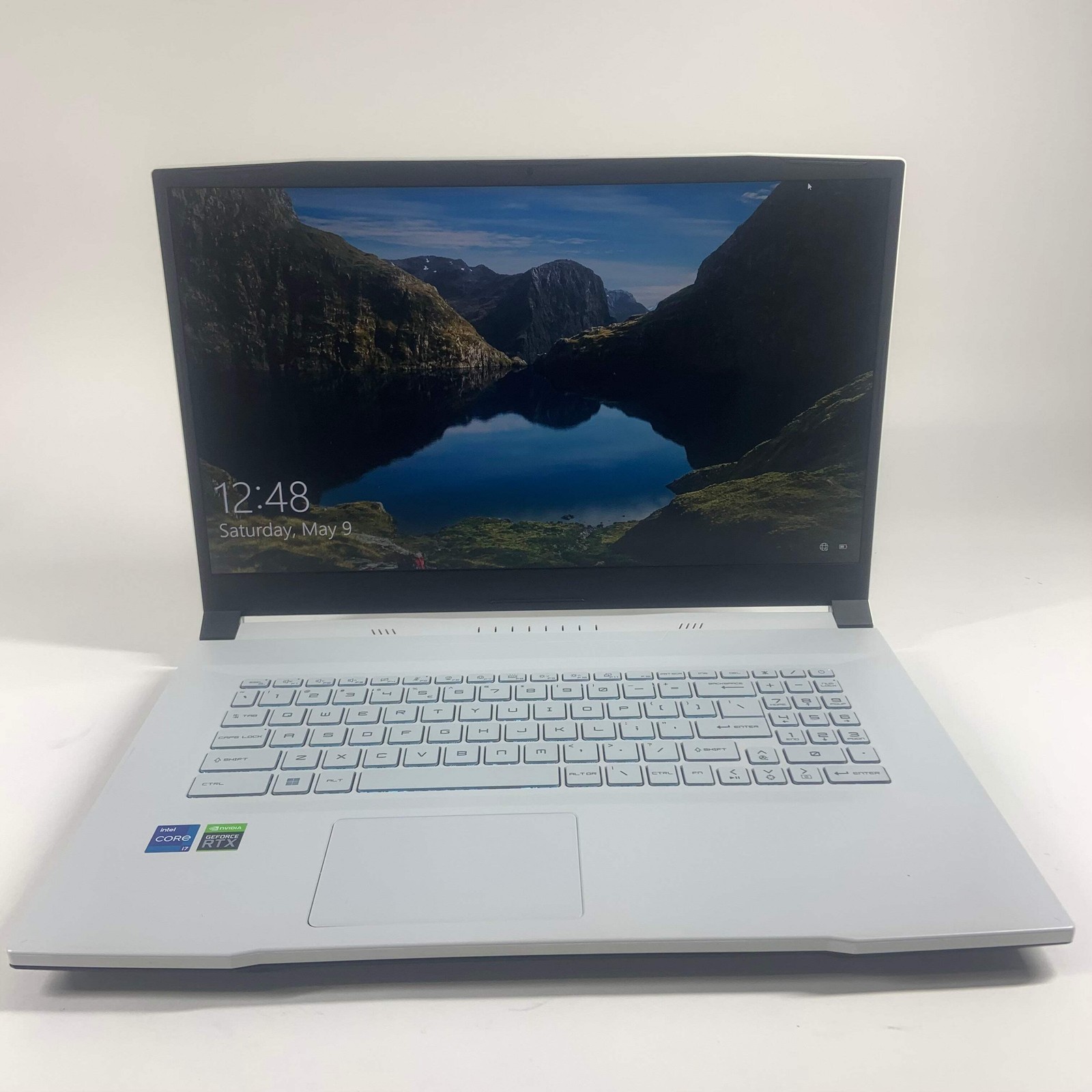 MSI Sword 17 17.3″ i7-11800H 2.3GHz 16GB RAM 500GB SSD GeForce RTX 3050 Ti