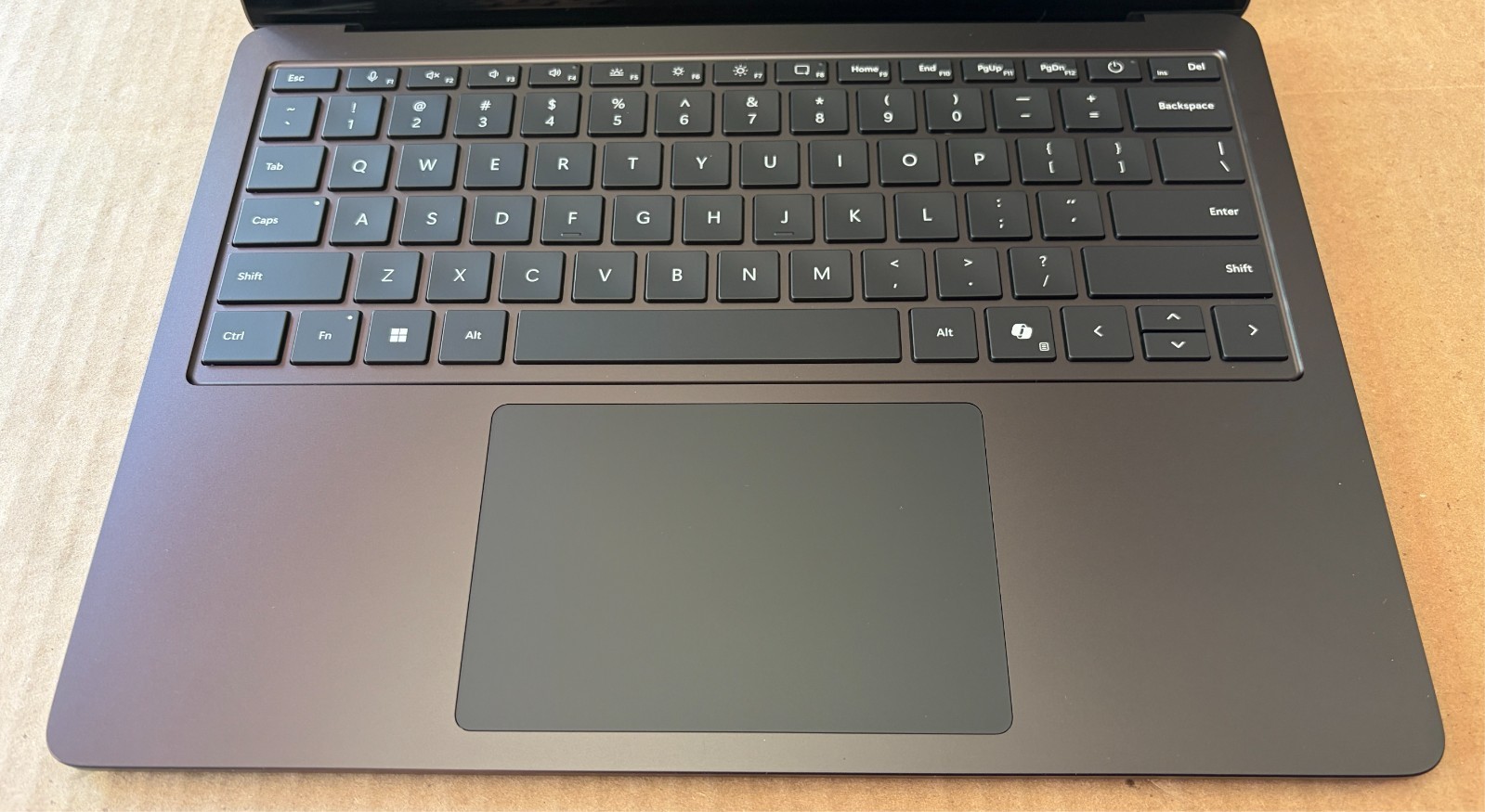 Microsoft Surface Laptop 8 13.8″ Touch Core Ultra 5-335 16GB 512GB Windows 11Pro