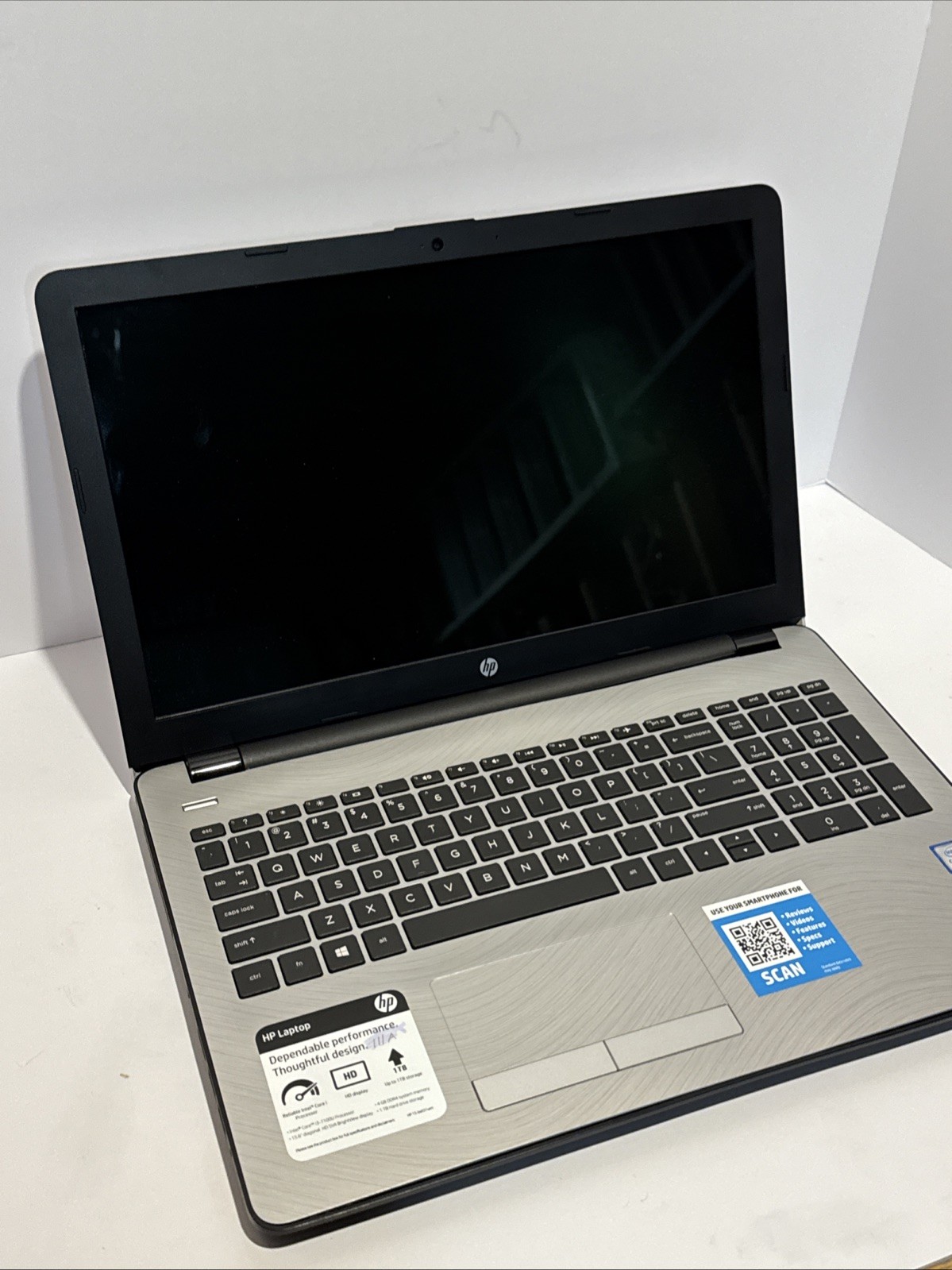 HP 15-bs031wm 6UY82UA#ABA 15.6″ Laptop/Intel i3-7100U PARTS ONLY – NO RAM NO HD