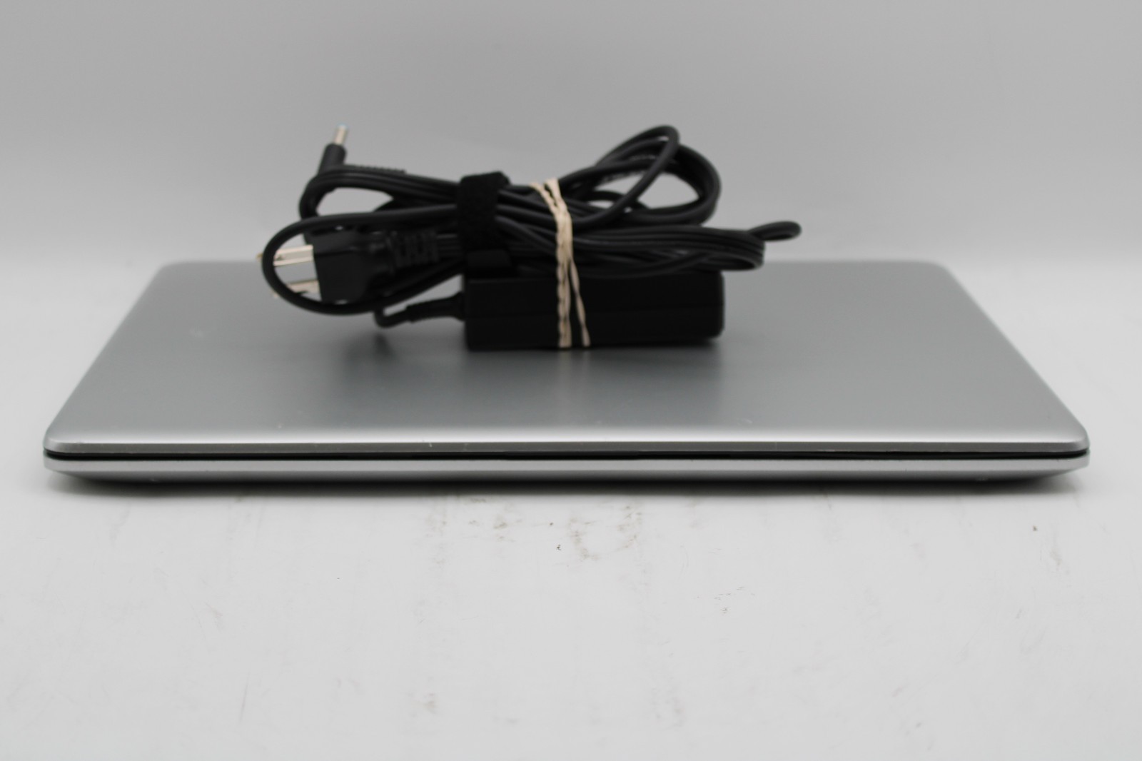 HP 14-cm0065st _ AMD A9-9425 _ 4GB RAM _ No SSD / OS / Battery _ Radeon