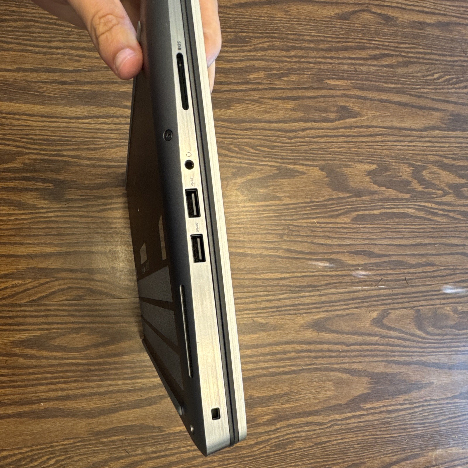 Dell Precision 7560 i7-11850H 32 GB RAM 512 GB SSD 15.6″ Win Pro w Charger