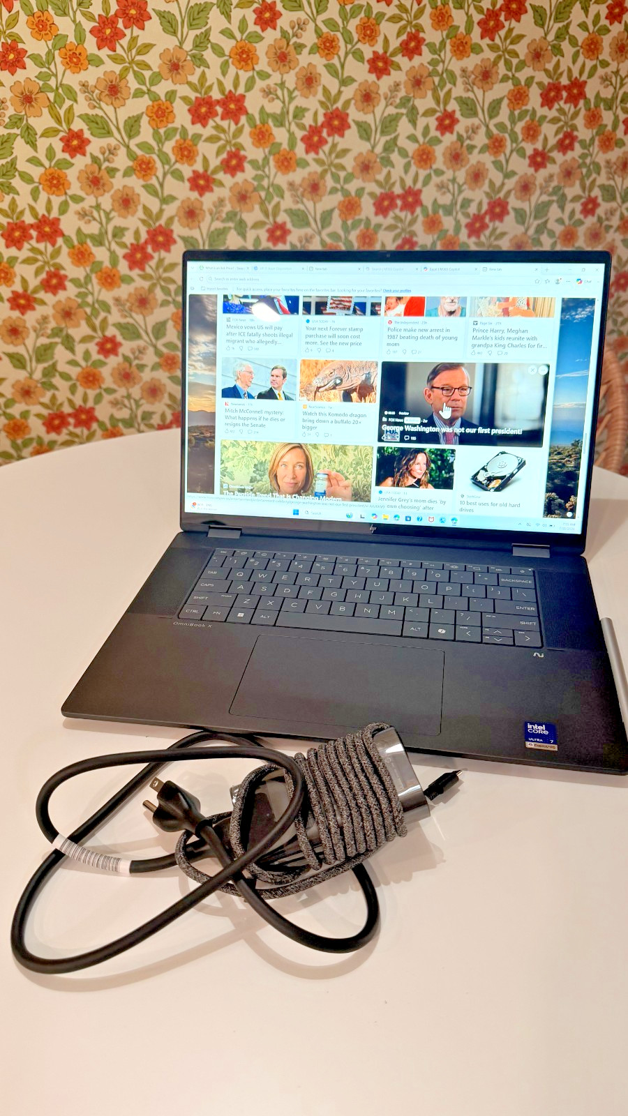 HP OmniBook X Flip 2-in-1 Laptop Next Gen AI 16t-as00, 16″ Touchscreen with pen