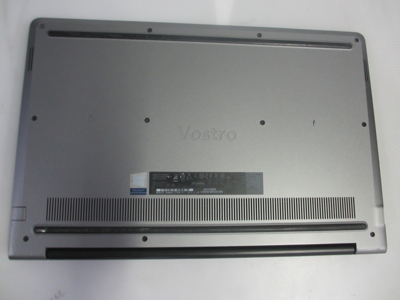 Dell Vostro 5568 Intel i7-7500U 2.7GHz 8GB 250 GB HDD NO OS, NO BATTERY