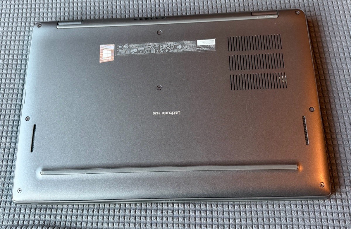 Latitude 7420 i7-1185G7 3GHz 16GB RAM – NO SSD -NO CHARGER -Works Great -Cleaned