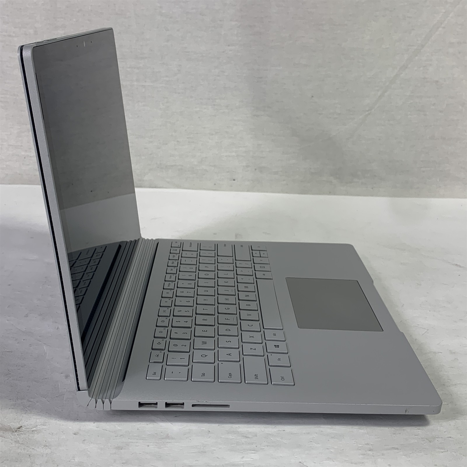 Microsoft Surface Book 3 1900 13.5″ i7-1065G7 1.3GHz 16GB 256GB NVMe SSD – Win11