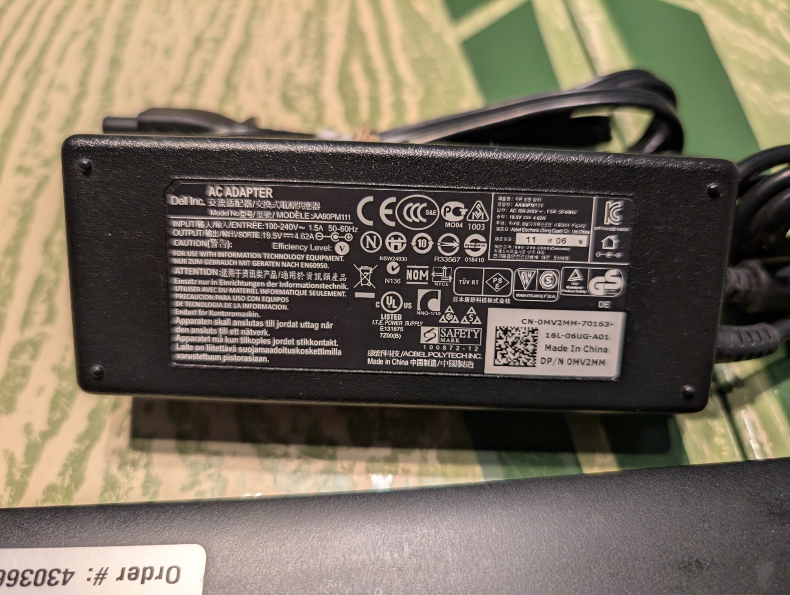 Dell Latitude 5590 Intel i5-8350U 8GB RAM 256 GB NVMe, Wi-Fi 5/BT 4.2 Win 11 Pro