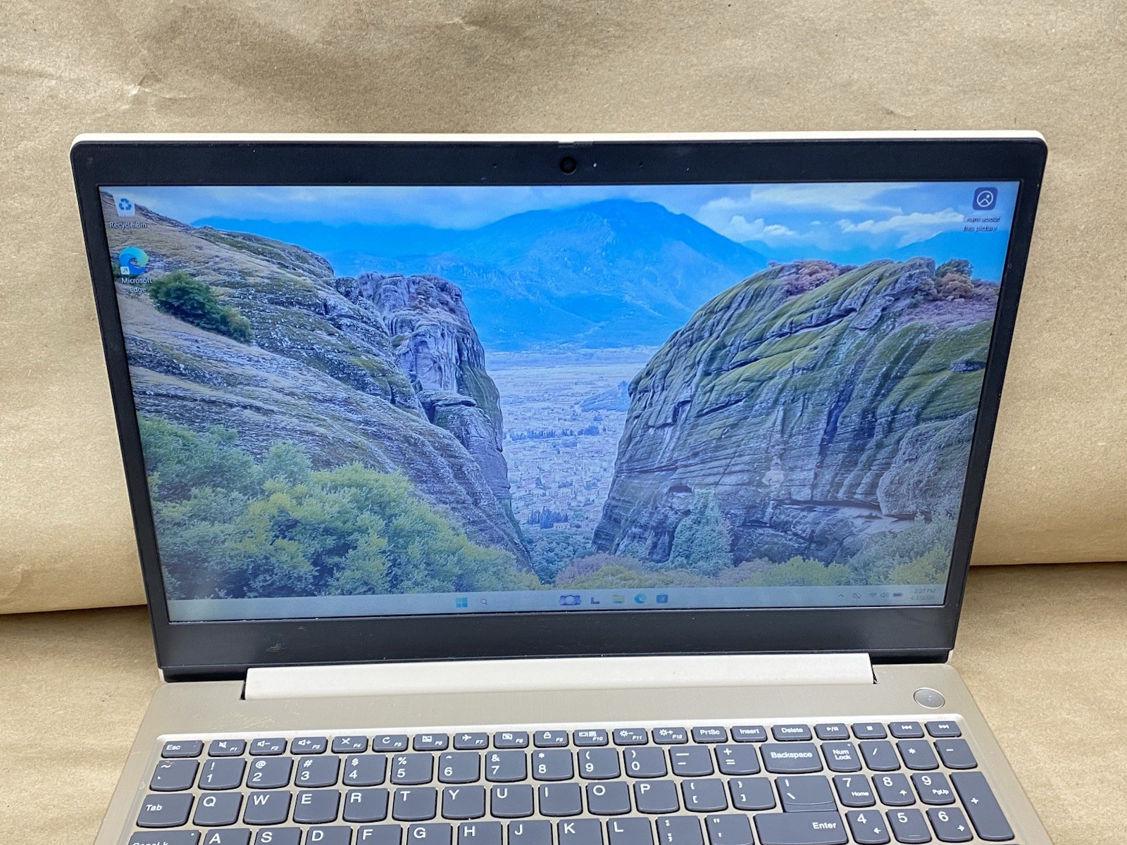 Lenovo 81WE – 15.5″ FHD – i3-1005G1 – 4GB – 128GB SSD – Win 11 Pro – READ