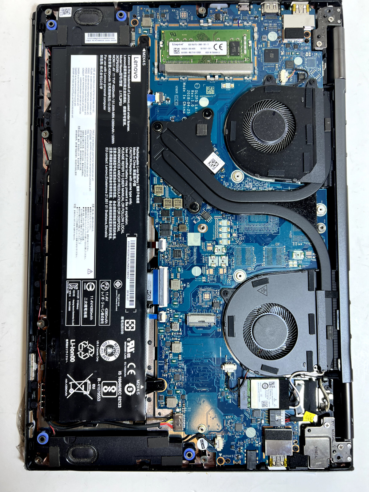 Lenovo Yoga 730-15IKB 15.6″ 2 in 1 i5-8250U 1.60 GHz 16GB No SSD As-Is *Cracked*