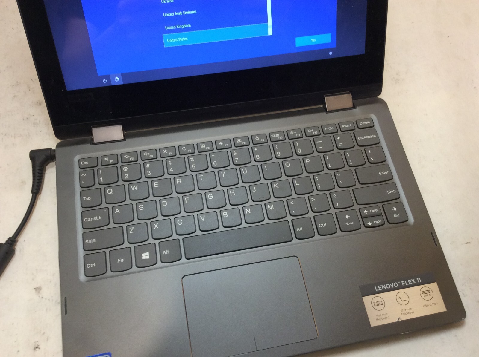 Lenovo FLEX 6-11IGM Laptop 11″ Intel Celeron Windows 10 CRACKED SCREEN -PP