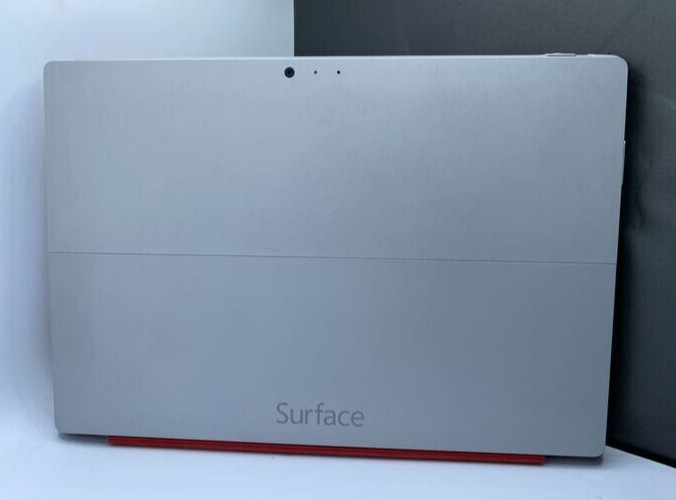 Microsoft Surface Pro 3 Intel Core i3-4020Y. 1.50 GHz 4GB RAM 64GB SSD *READ*