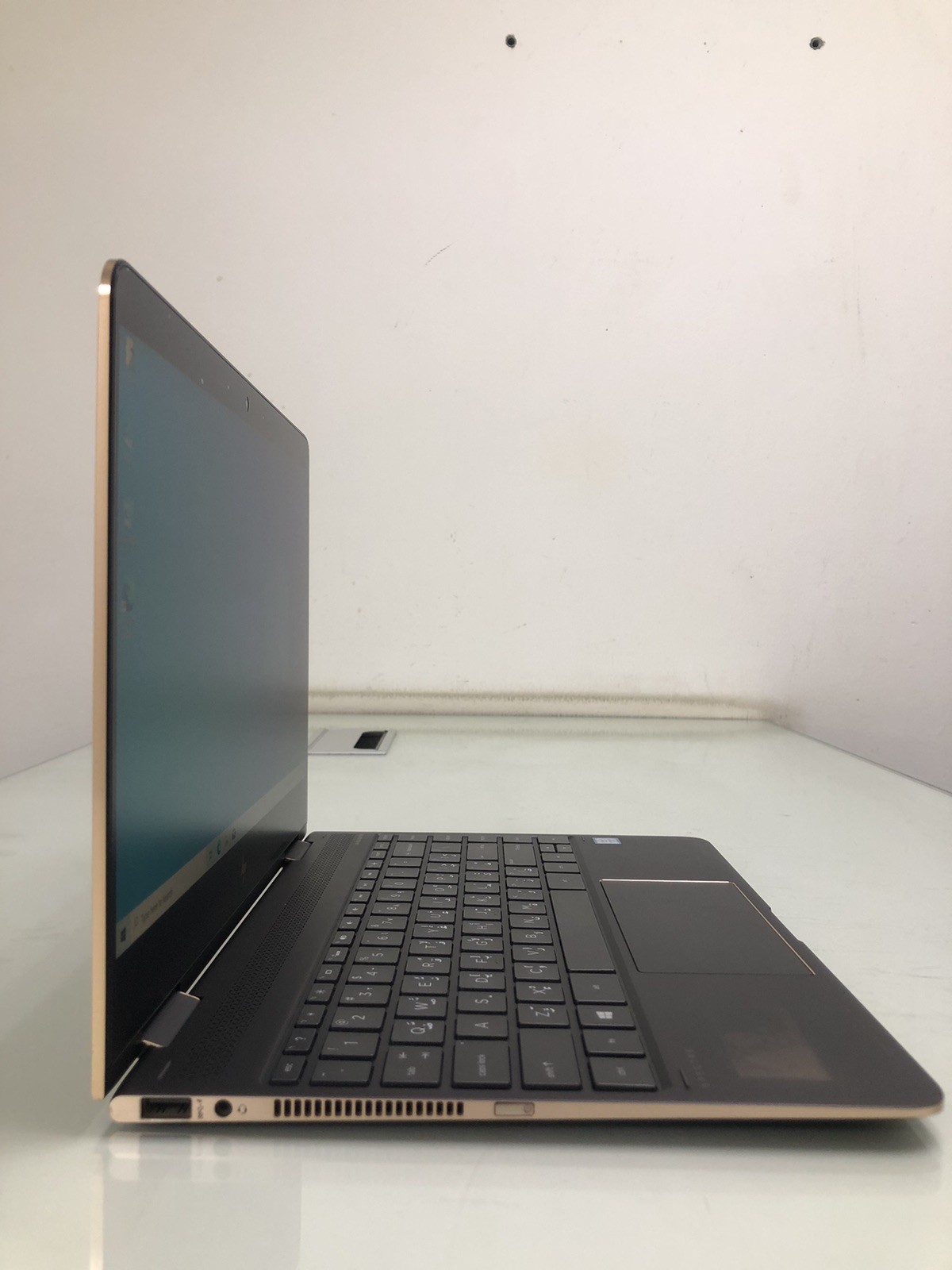 HP Spectre x360 13-ac0xx i7 7th Gen 16GB RAM 256GB SSD Good Condition