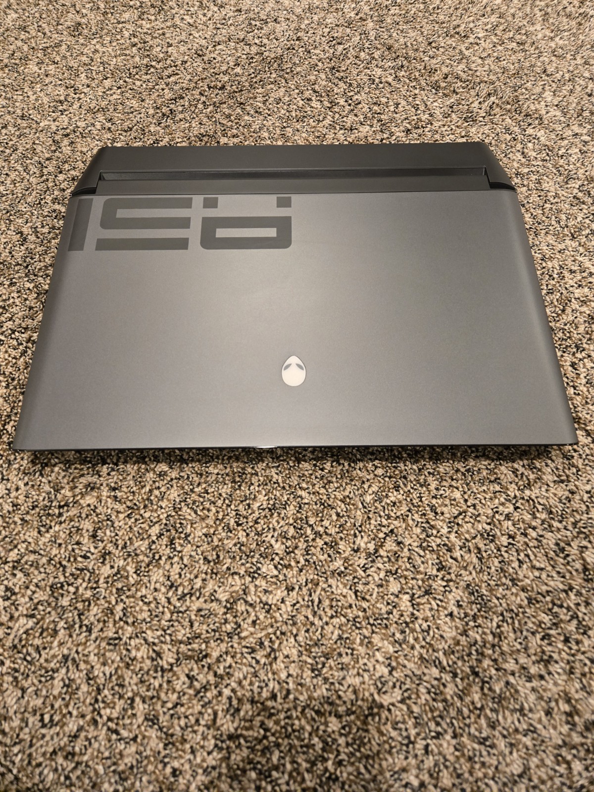 Alienware Area 51m R1 Core i7-9700K 3.6GHz RTX 2070 48gb ram