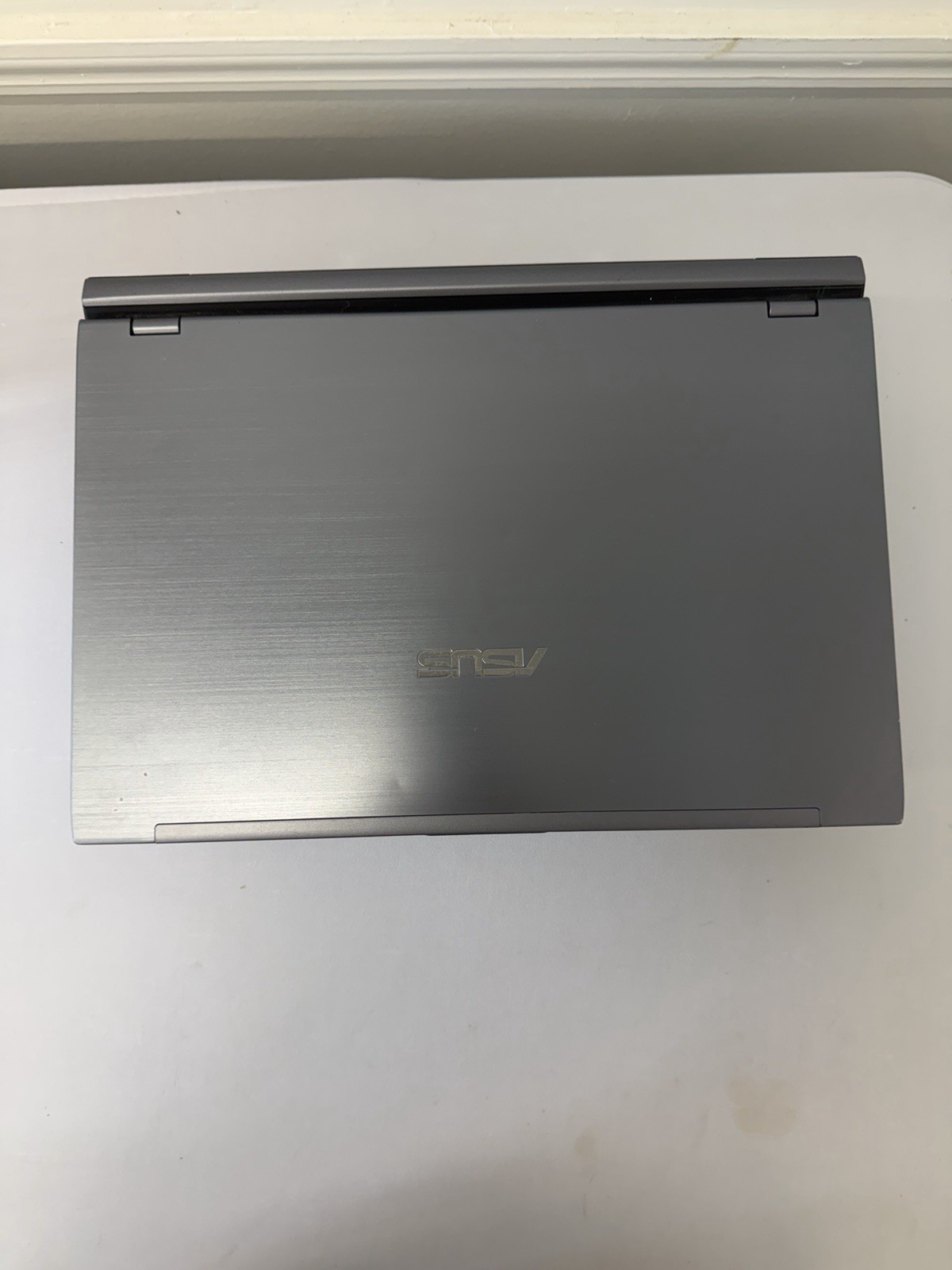 Asus U56E Laptop – Screen Leaking Light – Intel i5-2410M – Read Des