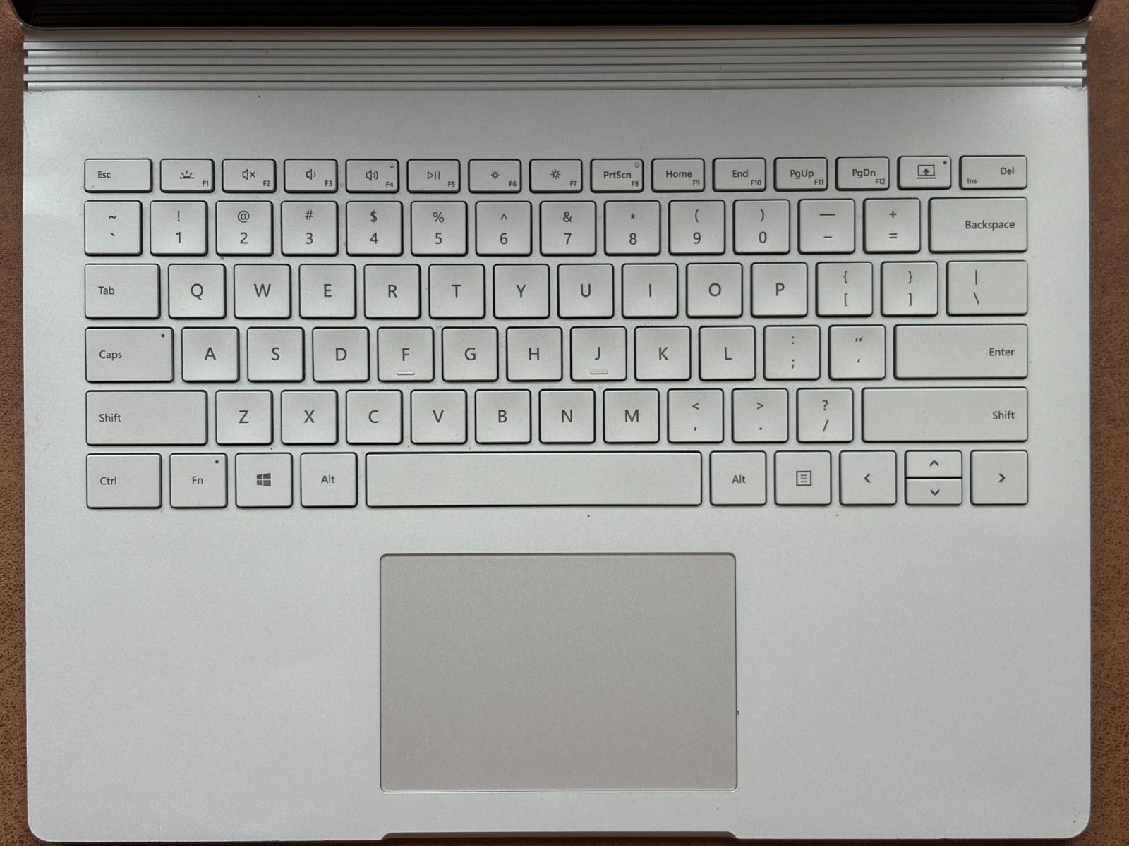 Microsoft Surface Book-3 13.5″ (256GB SSD; Intel Core i5-1035G7 1.2GHz; 8GB)…