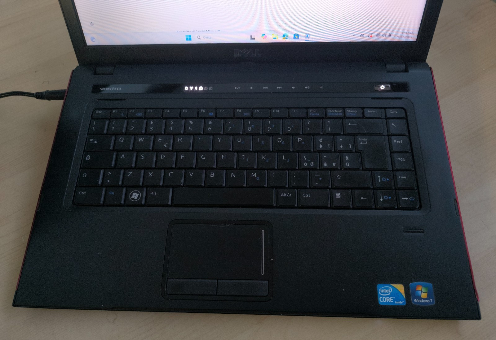 Dell Vostro 3500 i5 M520 8GB 300GB NVIDIA 310M WiFi Webcam Bag