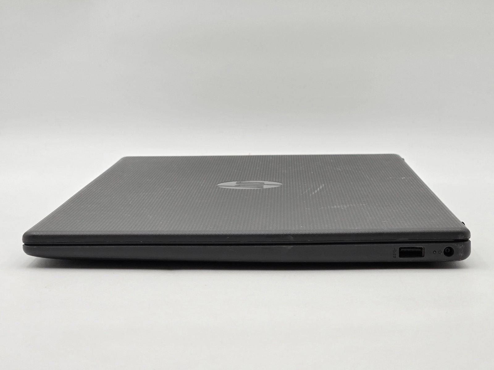HP 255 G10 15″ HD RYZEN 3 7320U WITH RADEON GRAPHICS 256GB SSD 8GB W11 AMD