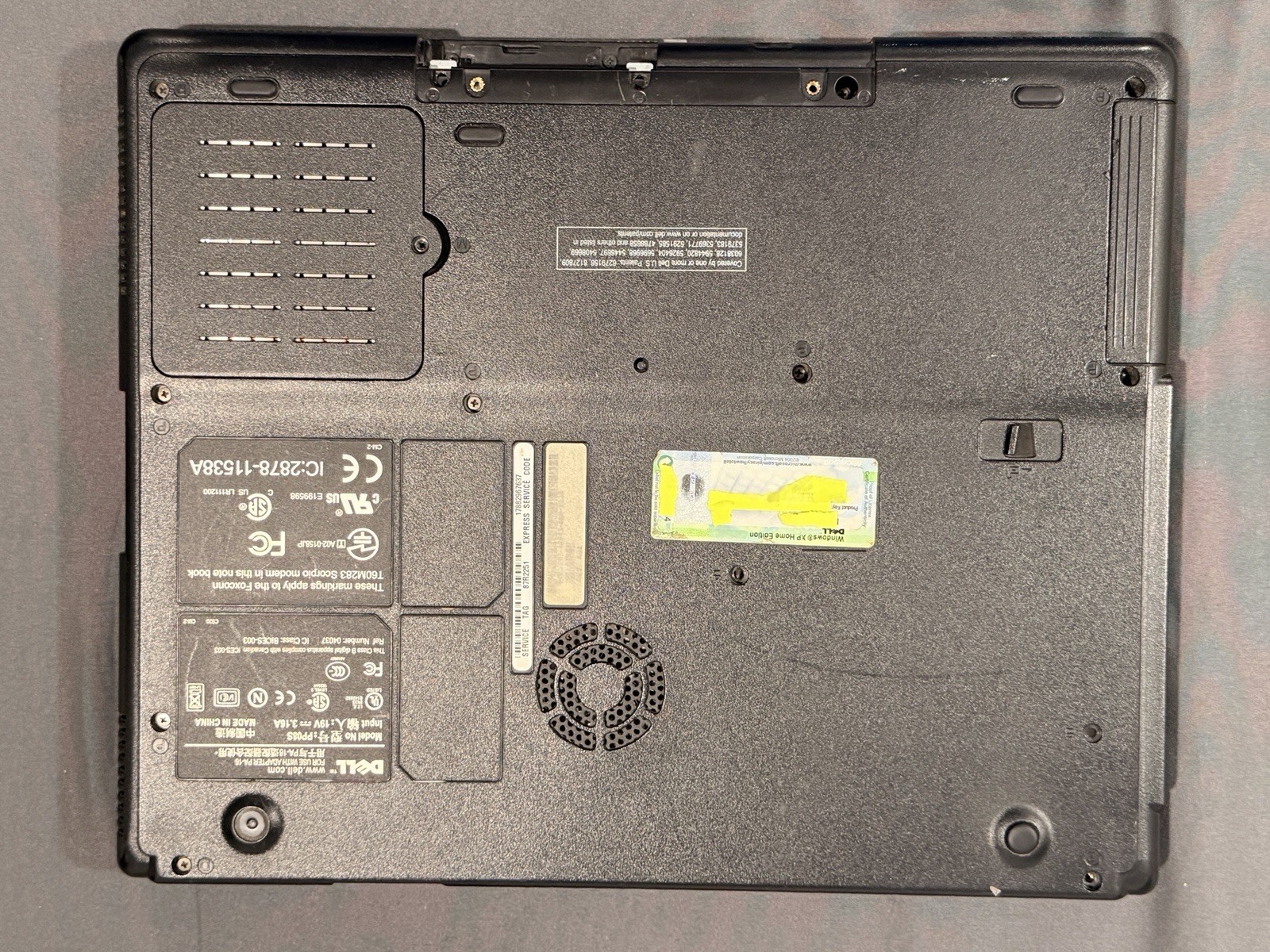 Dell Inspiron1000 14.1″ Celeron 2.4GHz 256MB noHDD noCD-ROM – No Charger 4 parts