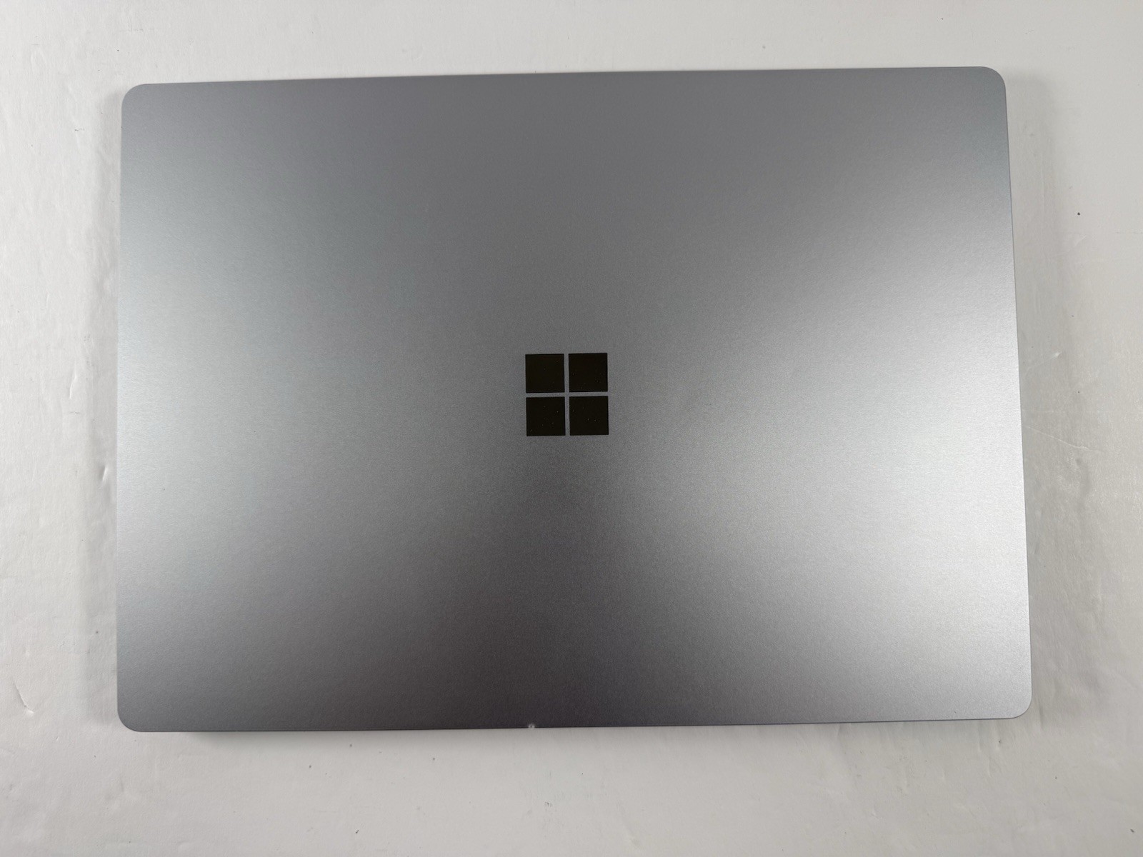 Microsoft Surface Laptop 5 13.5” 1950 Intel Core i7-1265U 16GB RAM 512GB NVME