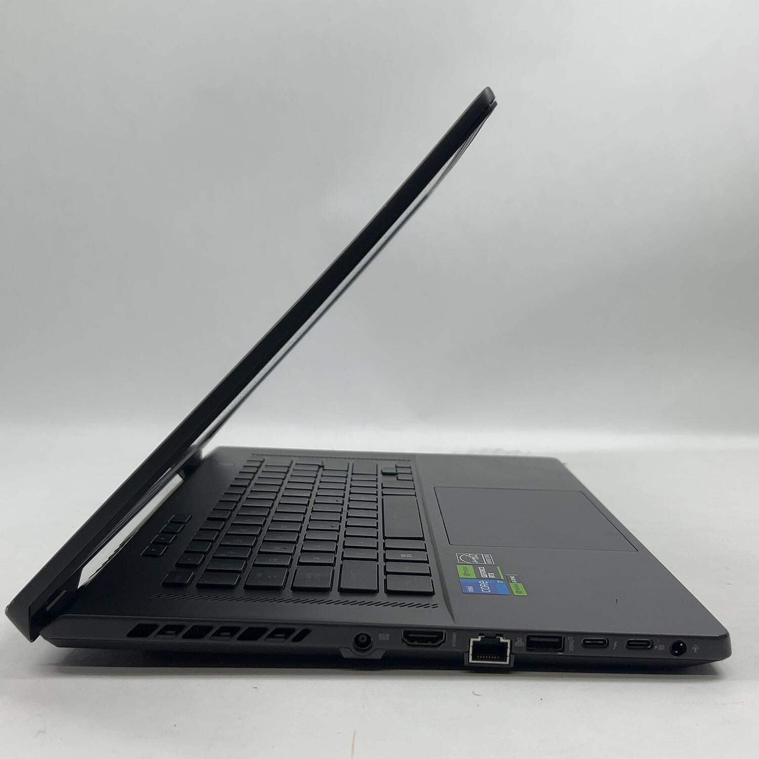 Asus ROG Zephyrus G16 GU603VV 16″ i7-13620H 2.4GHz 48GB Ram 2x500GB SSD