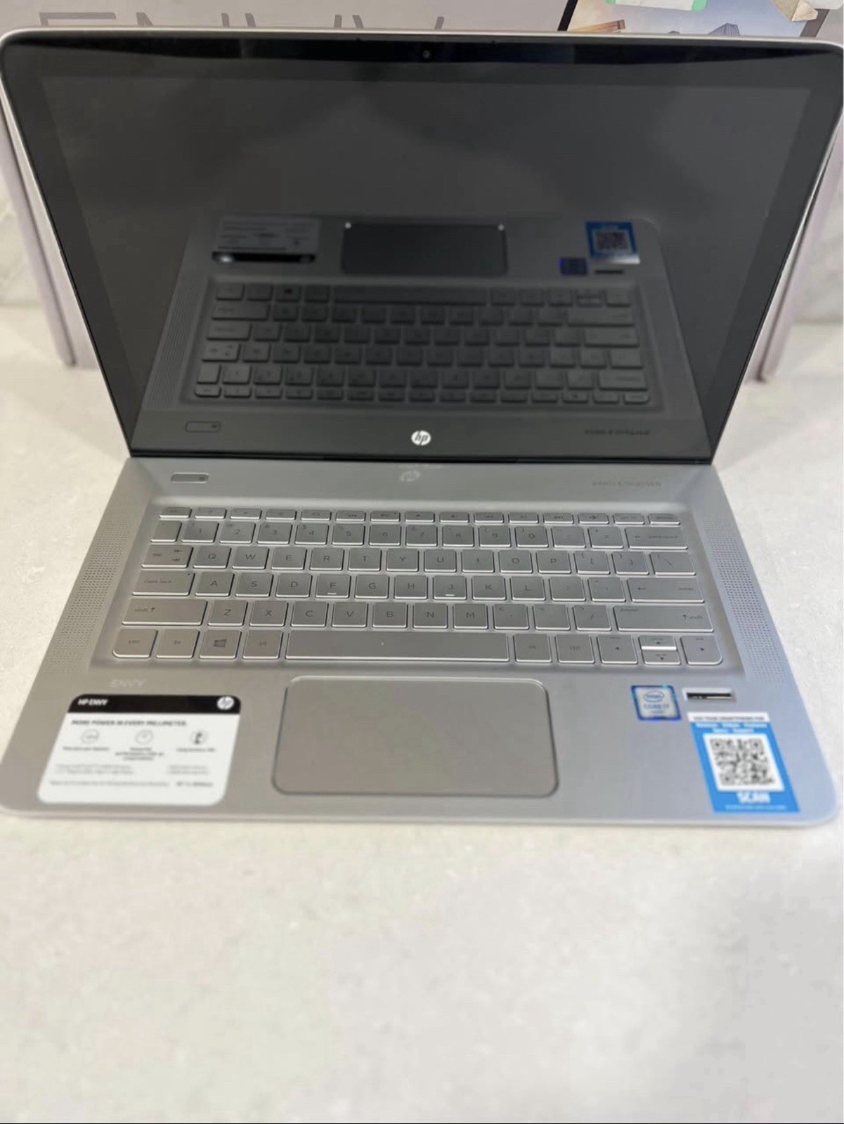 HP 13-d040wm ENVY Laptop, 13.3″QHD+ IPS Display (3200 x 1800)Intel Core i7-6500U